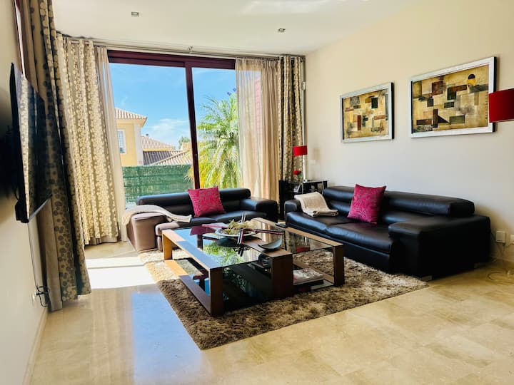 Lux Villa With Year-round Heated Pool & Game Room - Andalousie
