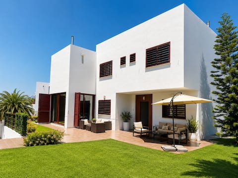 Lux Villa with Year-Round Heated Pool & Game Room