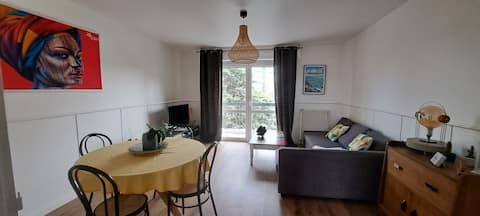 2nd floor 3-room apartment with balcony in the center of Blagnac