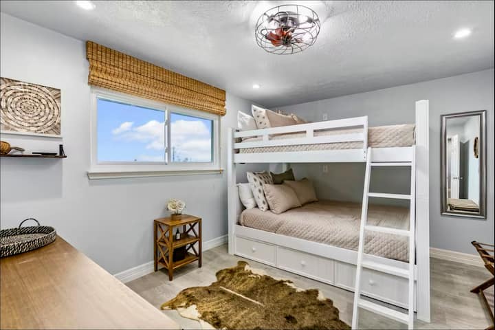 Novi bračni krevet (širine 150-179 cm) s bračnim krevetom (širine 150-179 cm) i bračnim krevetom (širine 150-179 cm) 