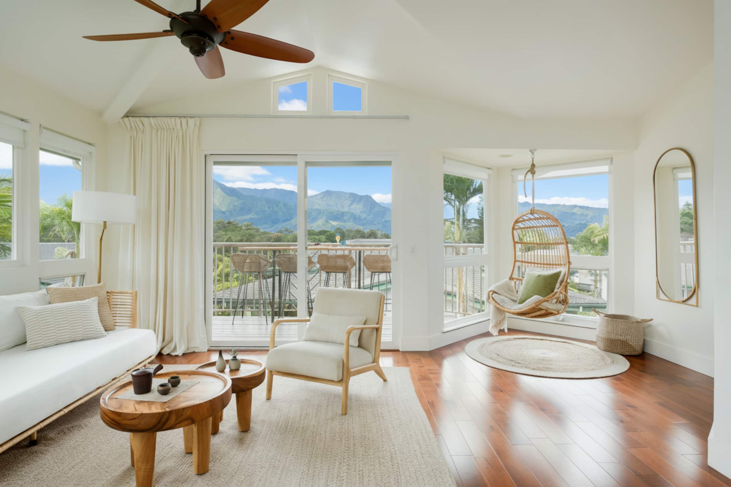 Views! Mountains, Waterfalls, Hot tub, Amenities - Image 1