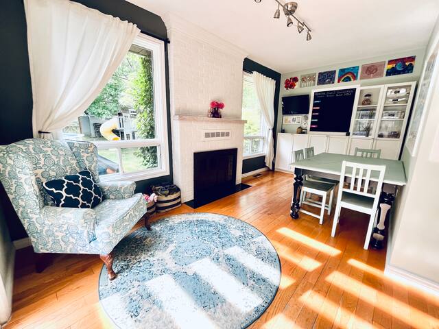 Family & Friends Gathering Place w/ Pool + Hot tub gallery image 5