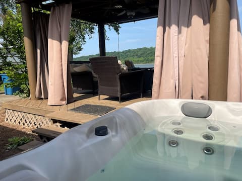 The Riverside Retreat - Your Coastal Getaway