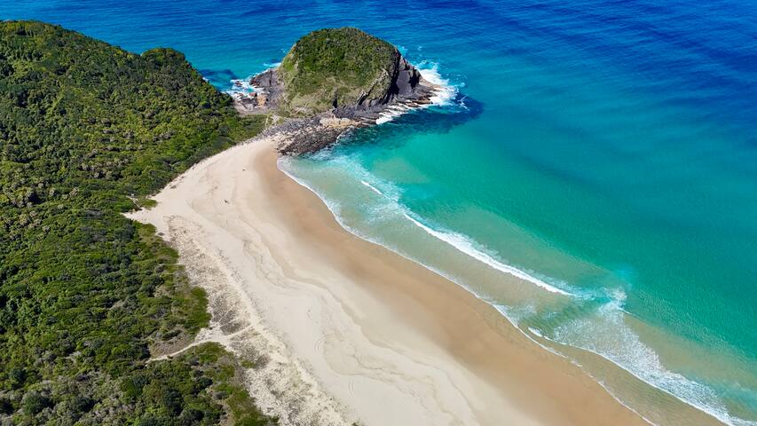 Idyllic Farmhouse, 15 mins from Boomerang Beach gallery image 3
