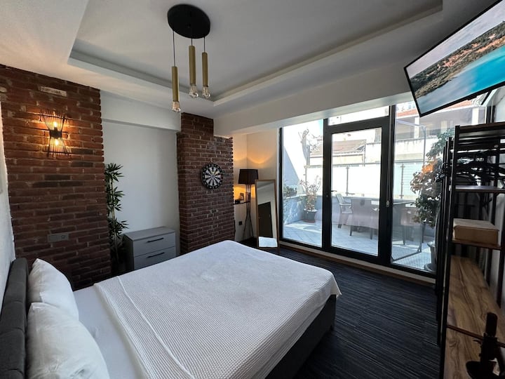 No:5 Lux 70 m2 1+1 Suite,GalataTower View, Terrace