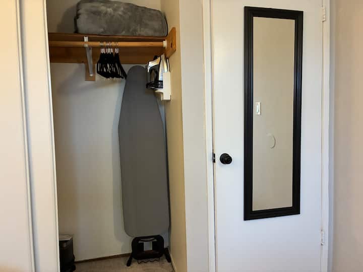 Რკინის დაფა, უთო, საკიდები, საბანი