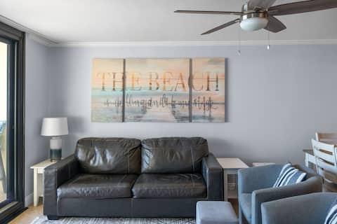 Top Airbnb: Amazing Beach Front View & Pools! 3 Bdrm 3 Bath in Orange Beach