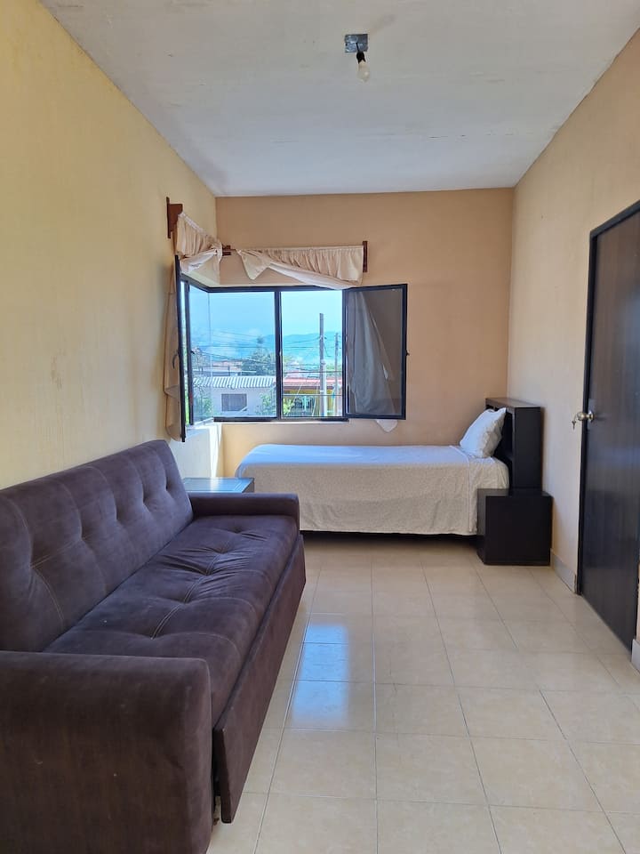 ორადგილიანი გასაშლელი დივანი და ერთადგილიანი საწოლი