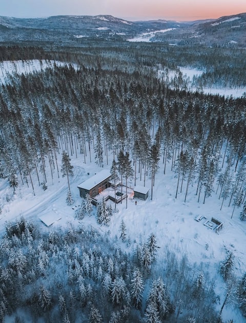 Skogly - Private Sauna and Hot Tub!