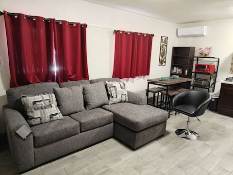 Quiet One-Bedroom guest home sleeps up to 5 people