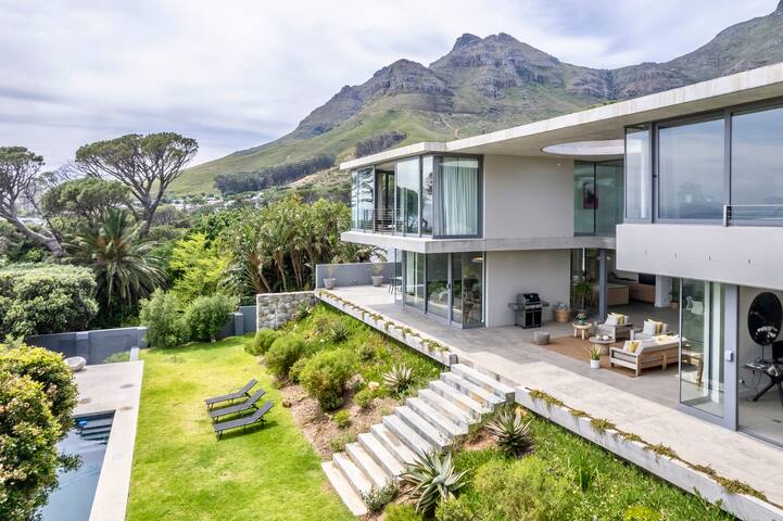 House Sidmouth, An Architectural Masterpiece. gallery image 3