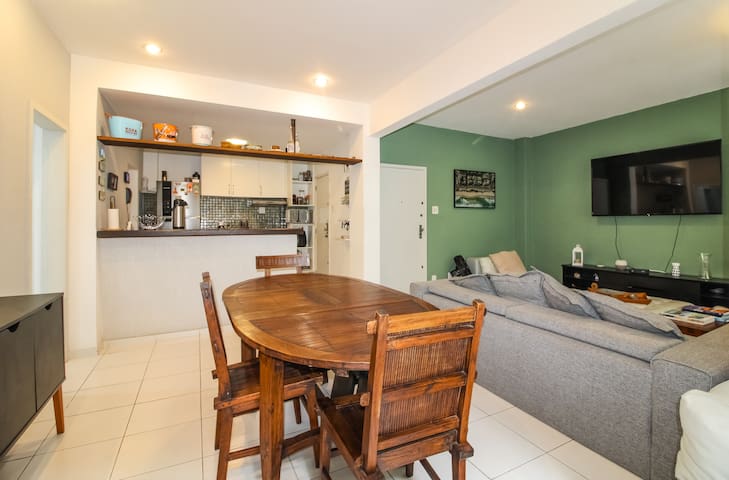 Amplo Apê no Coração do Leblon