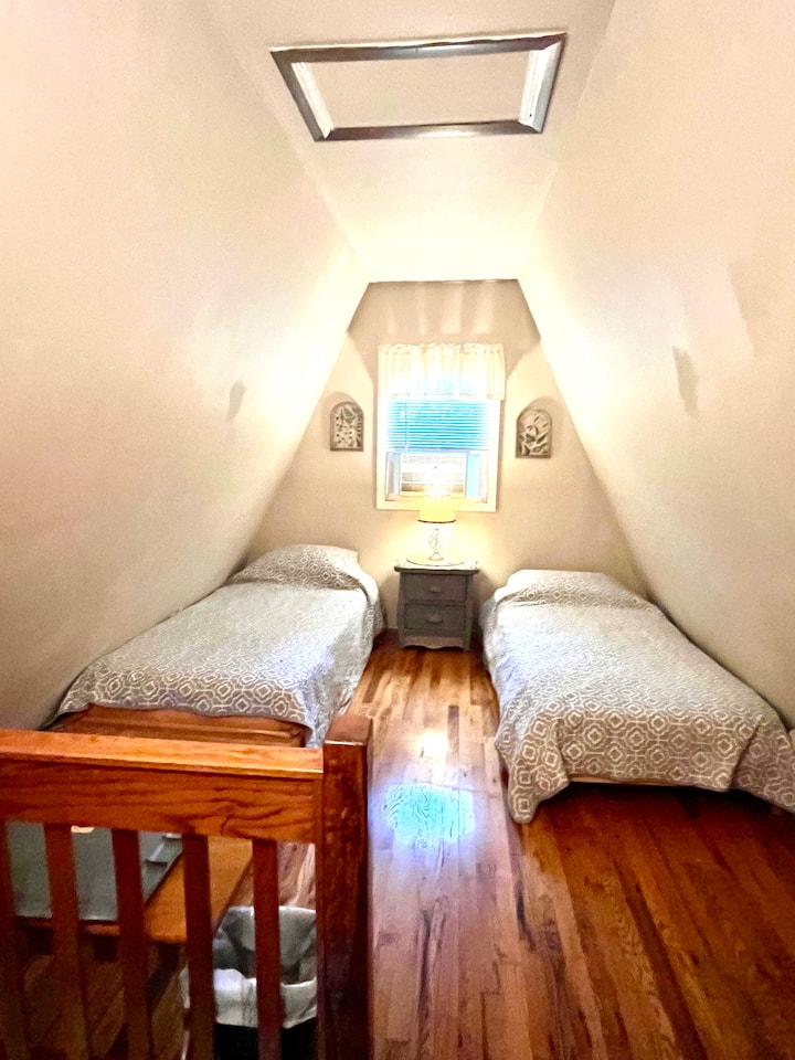 לישון טוב על מזרנים נוחים, הרבה כריות ומצעים נקיים 