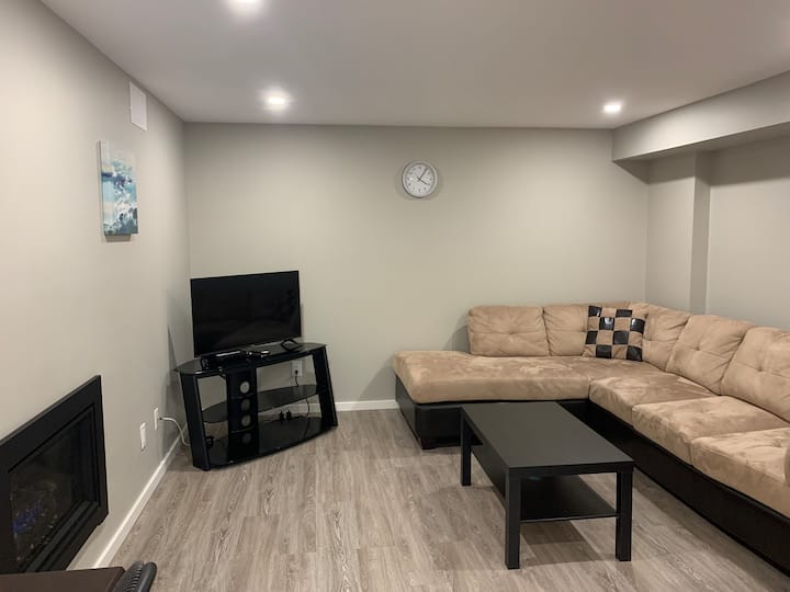 Bright Spacious 2 Bedroom Basement Suite - Abbotsford