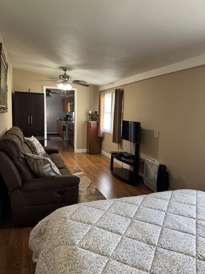 Lovely One Bedroom Apartment In Chariton, Iowa. - Rathbun Lake, IA