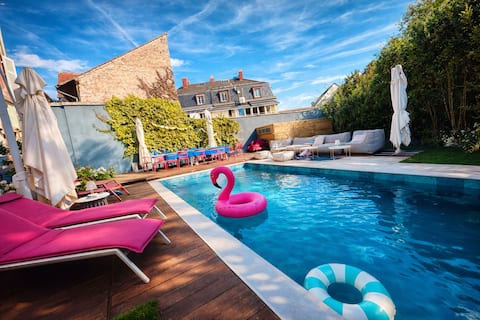 Heated swimming pool, sauna, cinema, 15 people