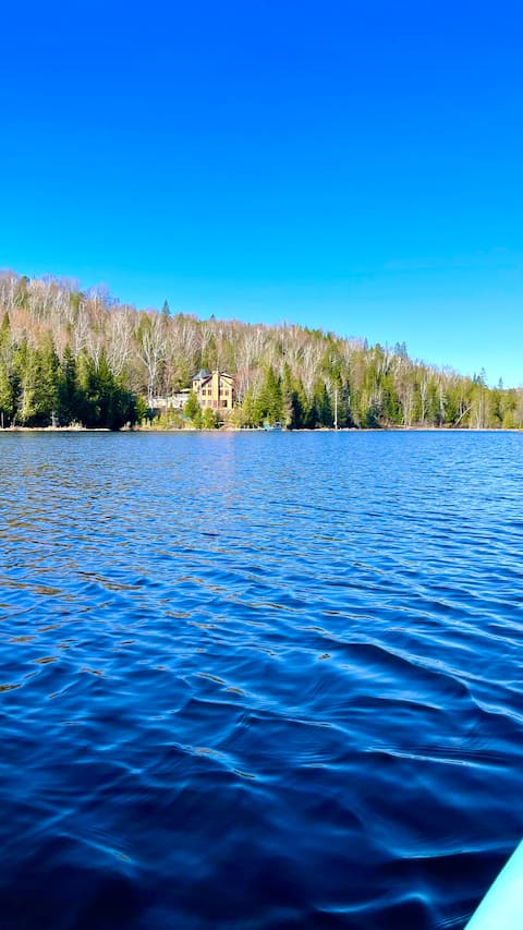 DolceVita Chalet: Lake, Spa, Cinema & Cigar Bar