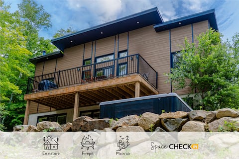 Energy Fountain | Spa | Fireplace | Foosball