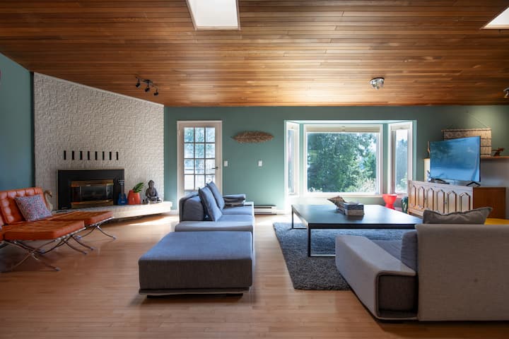 Waterfront Retreat, Beach Access, Group Friendly - Sechelt
