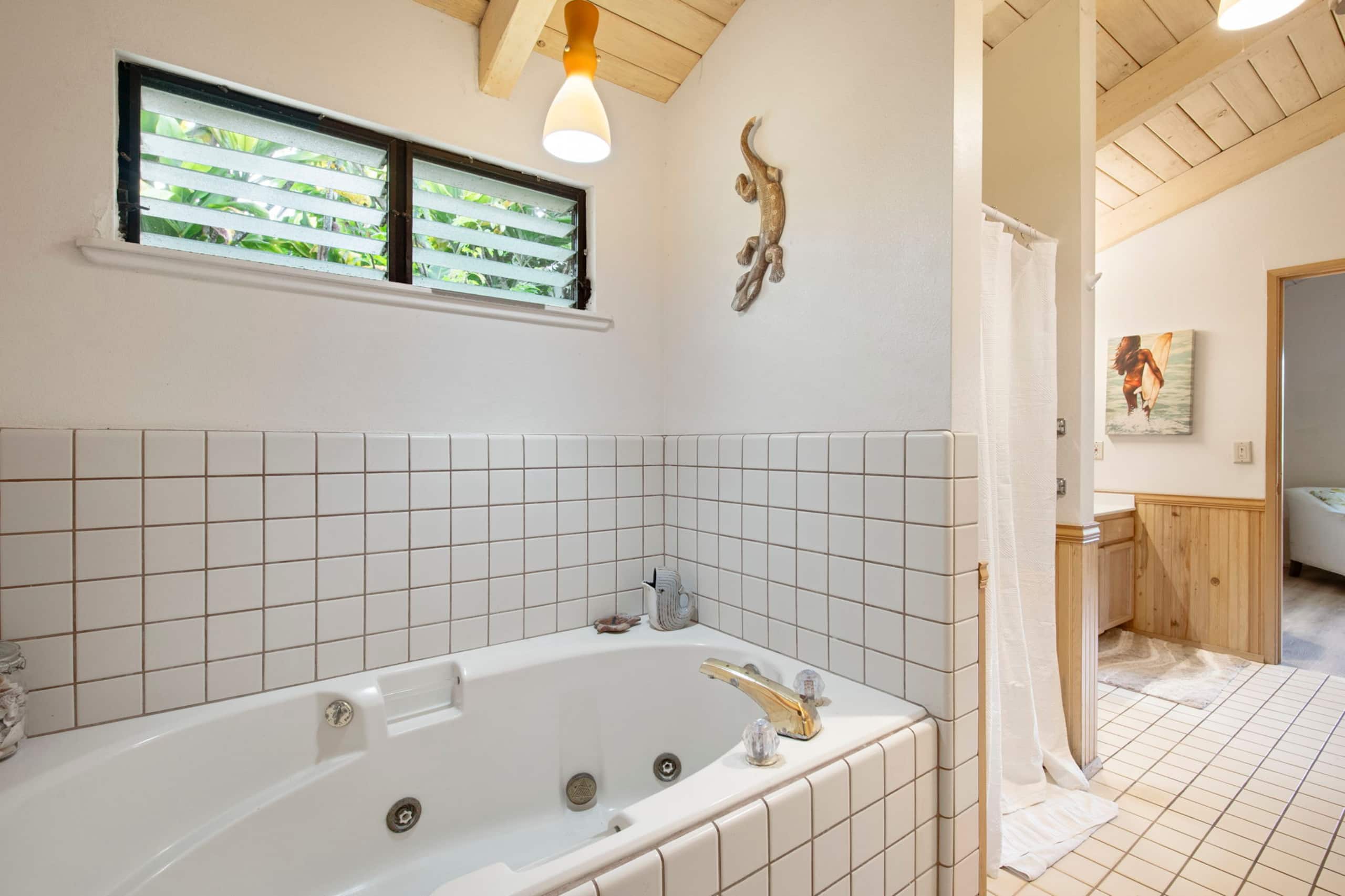 Home in Princeville · ★4.88 · 3 bedrooms · 3 beds · 2 baths - Image 17