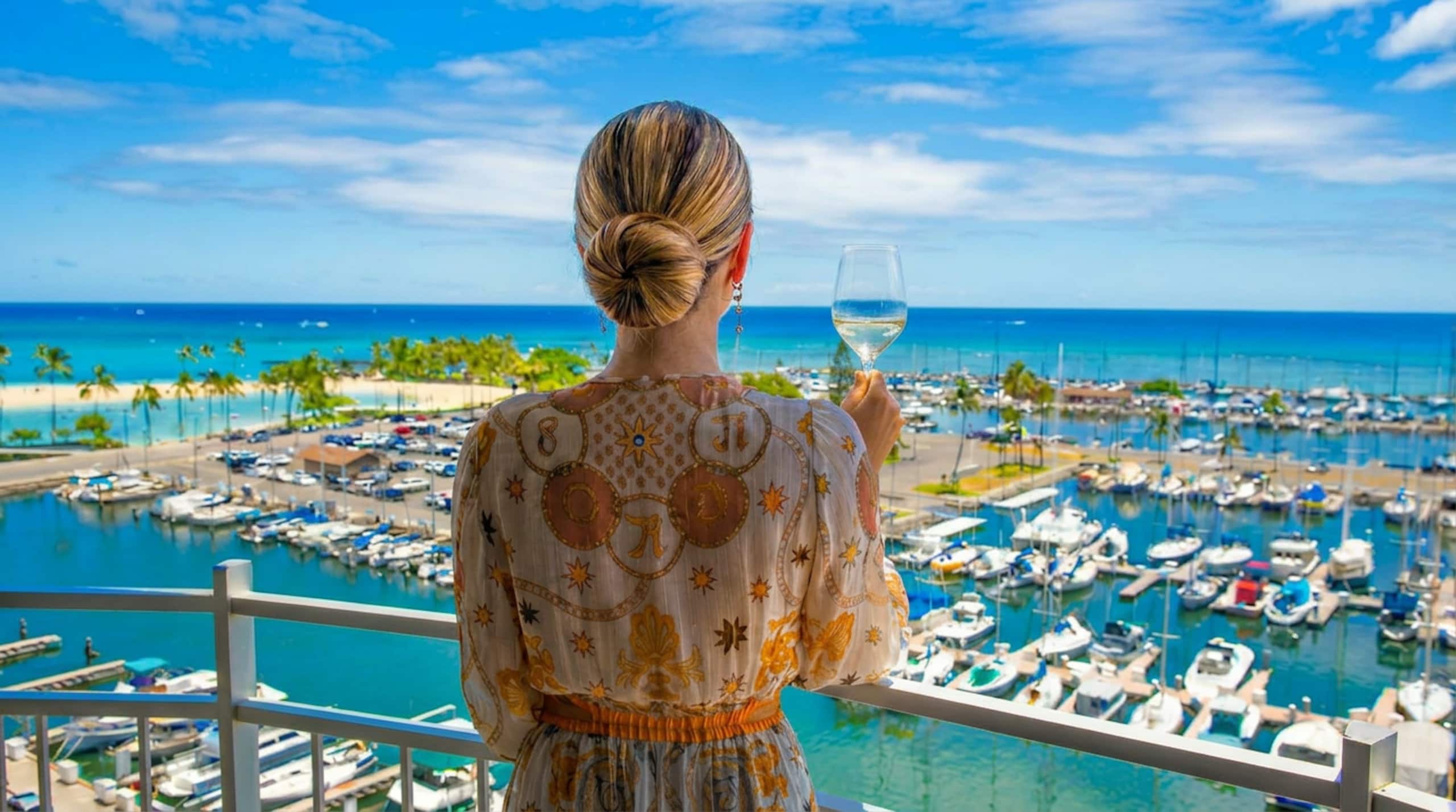 Ocean views at Ilikai Marina. Parking included! - Image 3