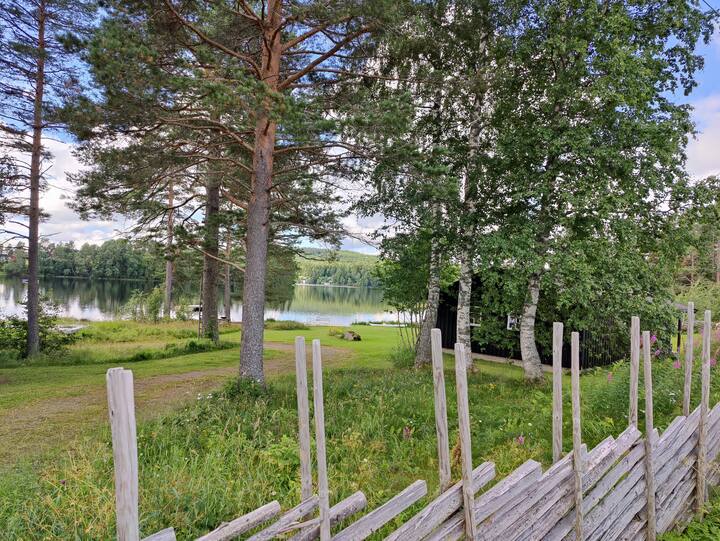 Idyllisk Og Fredelig Beliggenhet Ved Innsjø - Norway