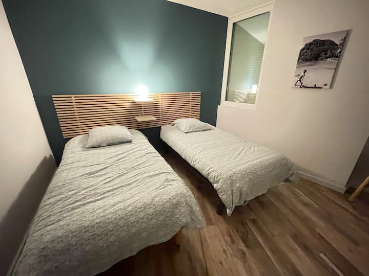 Mwangaza wa kando ya kitanda kwa ajili ya mwangaza wa ziada usiku