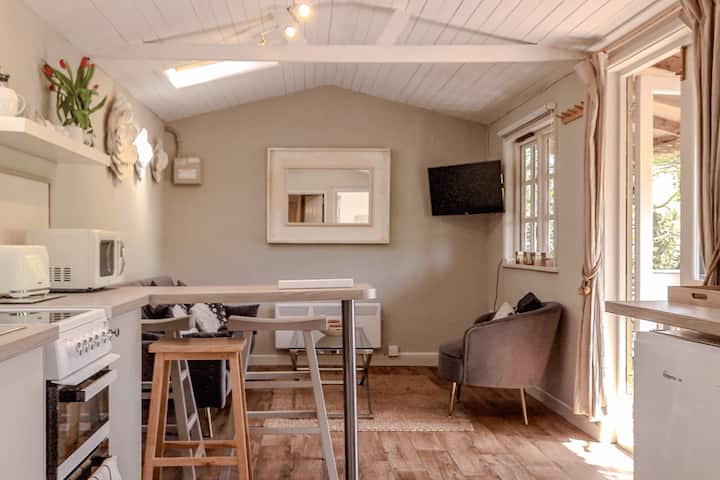 Treetops, A Relaxing Haven In Bantham South Devon - Bantham Beach