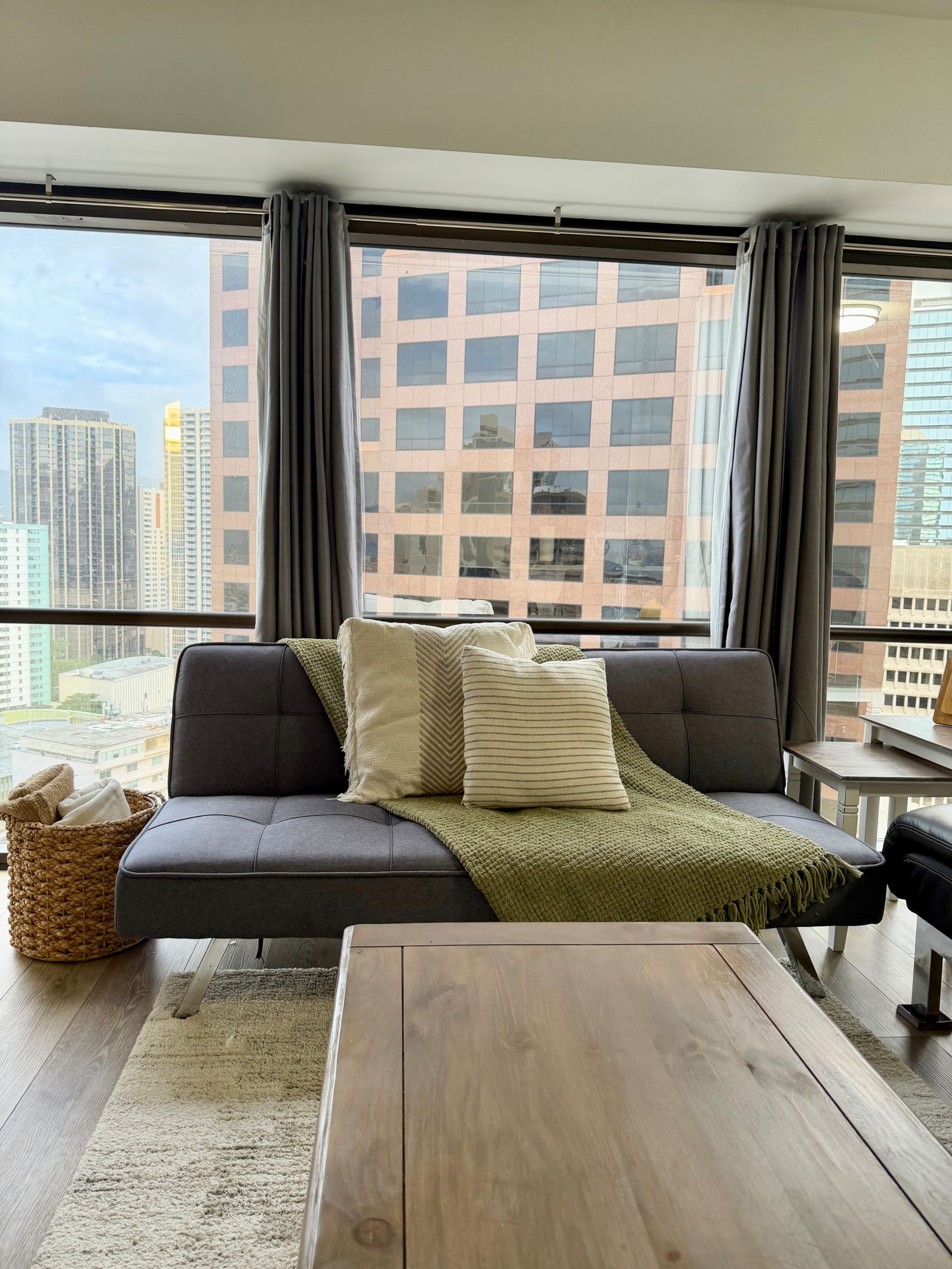 Condo in Honolulu · ★4.98 · 1 bedroom · 2 beds · 1 shared bath - Image 13