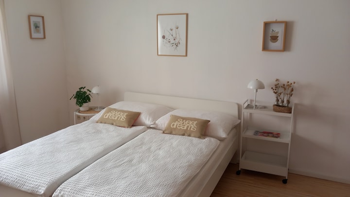 Manželská posteľ, 160 x 200 cm 