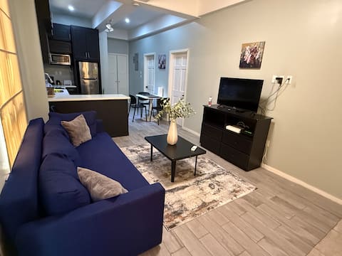 Modern (#4)2 bedroom, 2 bath apartment