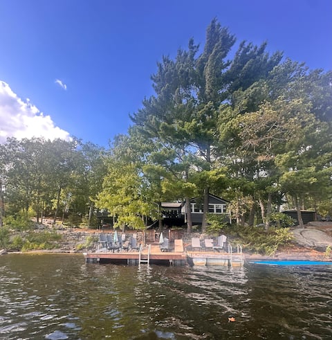 Stunning 5 Bedroom, LakeFront, 3 King Beds, Arcade