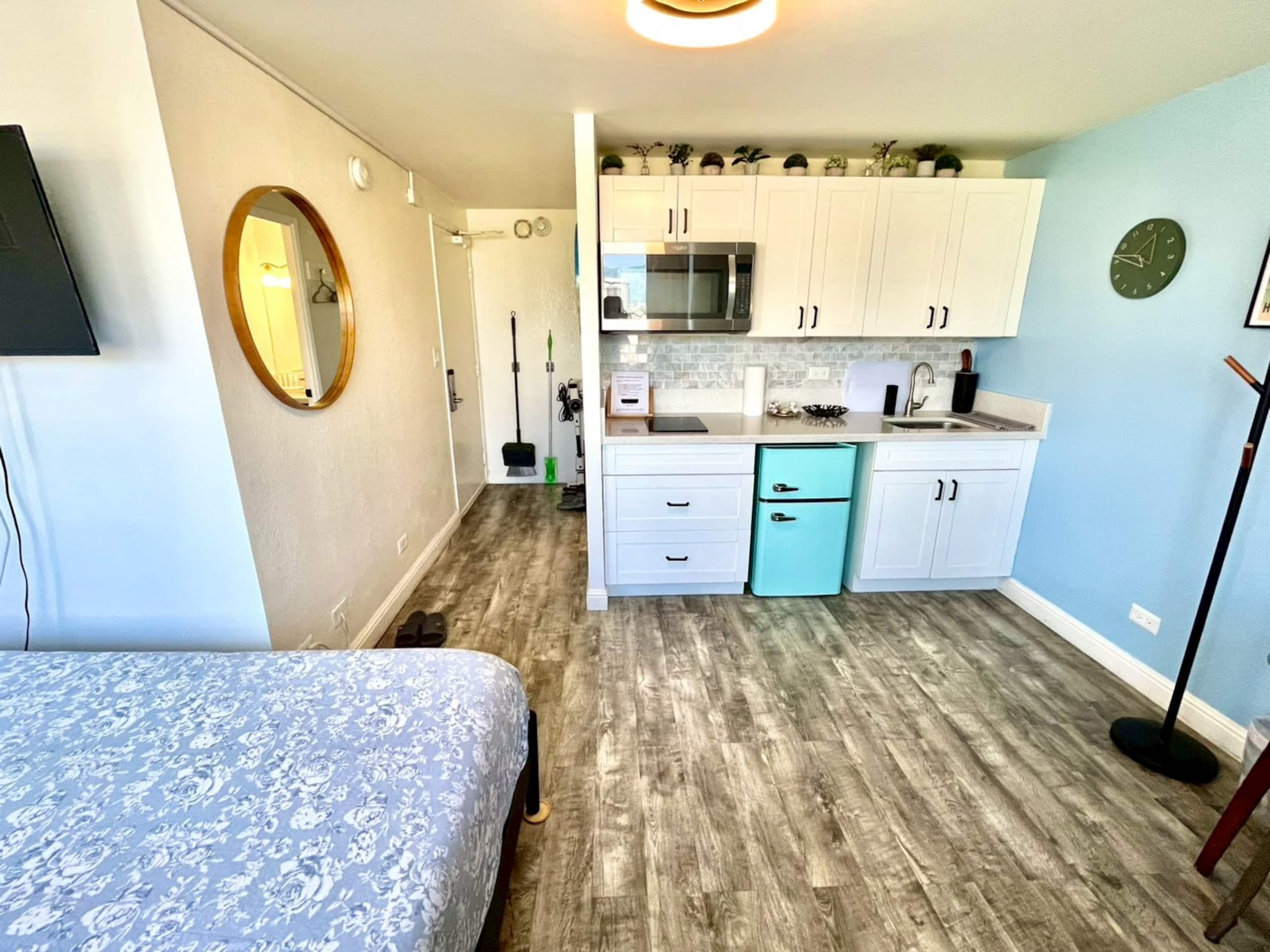 Condo in Honolulu · ★4.64 · 1 bedroom · 1 bed · 1 bath - Image 4