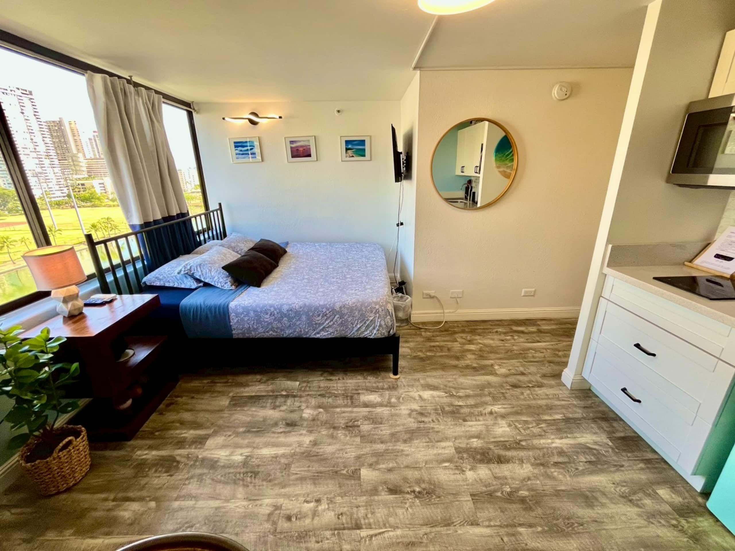 Condo in Honolulu · ★4.81 · 1 bedroom · 1 bed · 1 bath - Image 2