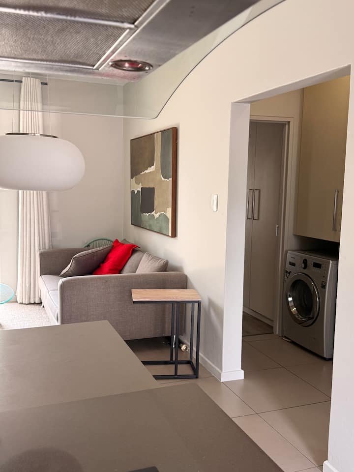 Modern 1-bedroom Only 7 Min From The Heart Sandton - Sandton
