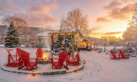 Riverside Retreat 3BR-Games Room-Hot Tub-Fire Pit