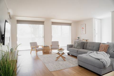 3 bedroom CBD townhouse overlooking tennis courts