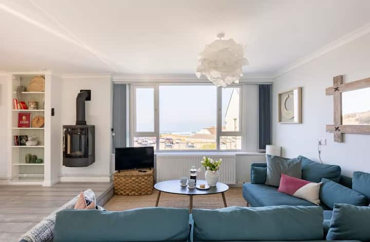 Family Friendly Beach House - Hot Tub Ready! - Little Haven