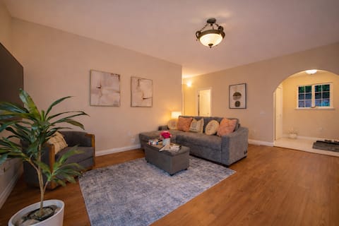 Top performing Airbnb: Vineyard View Retreat • Fire Pit • Wine Perks in Windsor