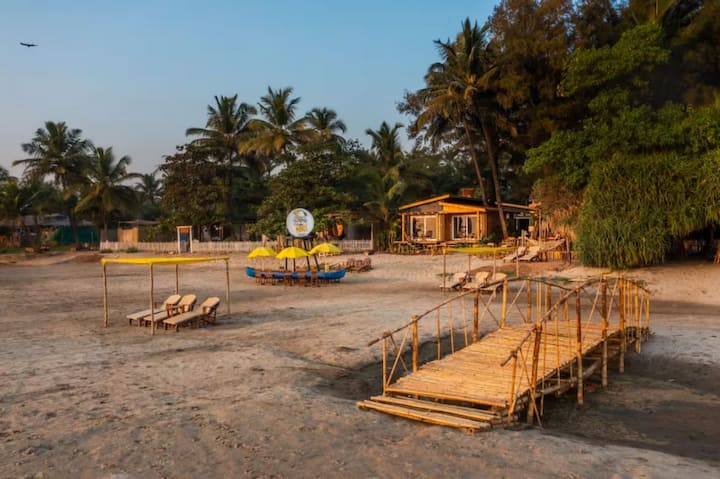 Set on the beautiful Morjim Beachfront, our beachfront property features panoramic sea and beach views, direct access to the shore, and an in-house restaurant for a memorable stay.