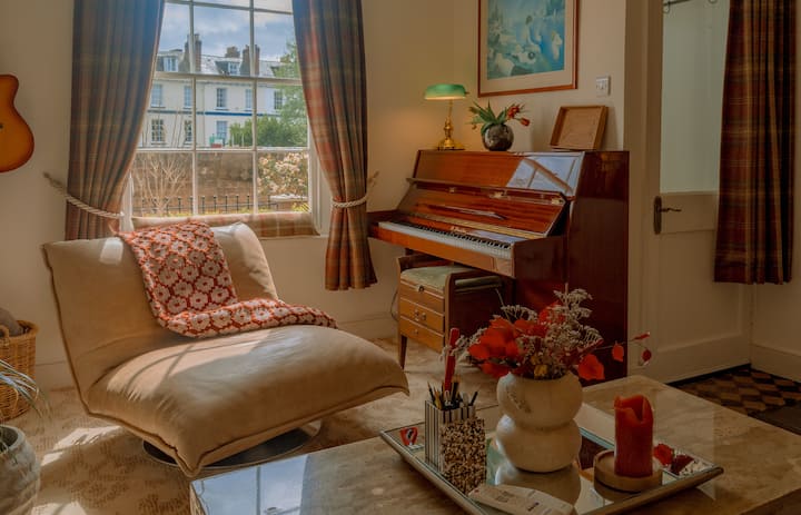 Free Parking | St. Davids Georgian Townhouse - Sandy Park