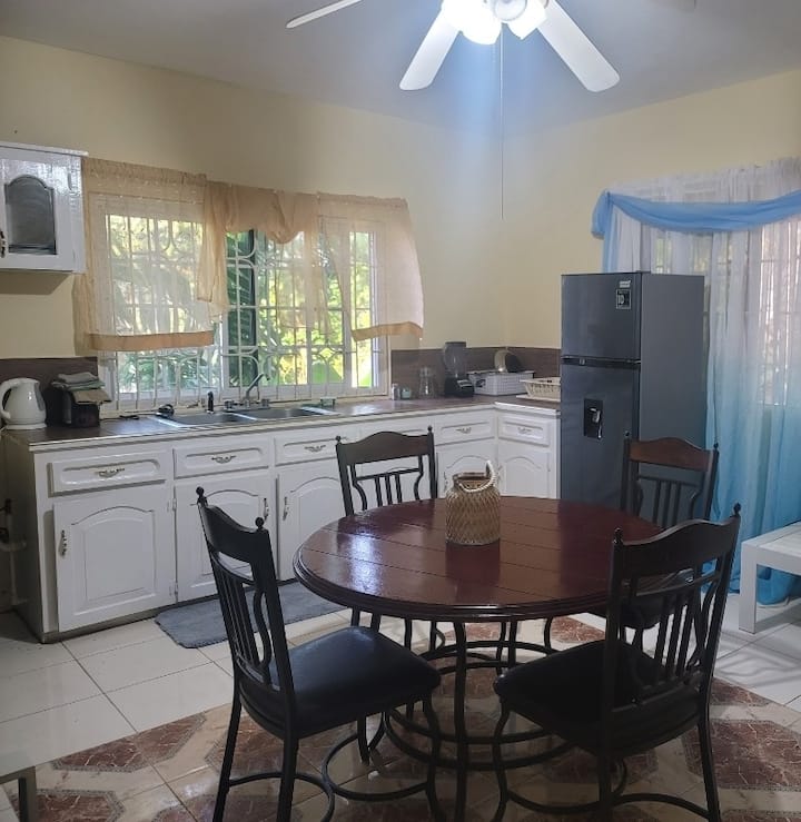 Marva's Whitehouse By Tigress (1 Bedroom Apt) - Negril