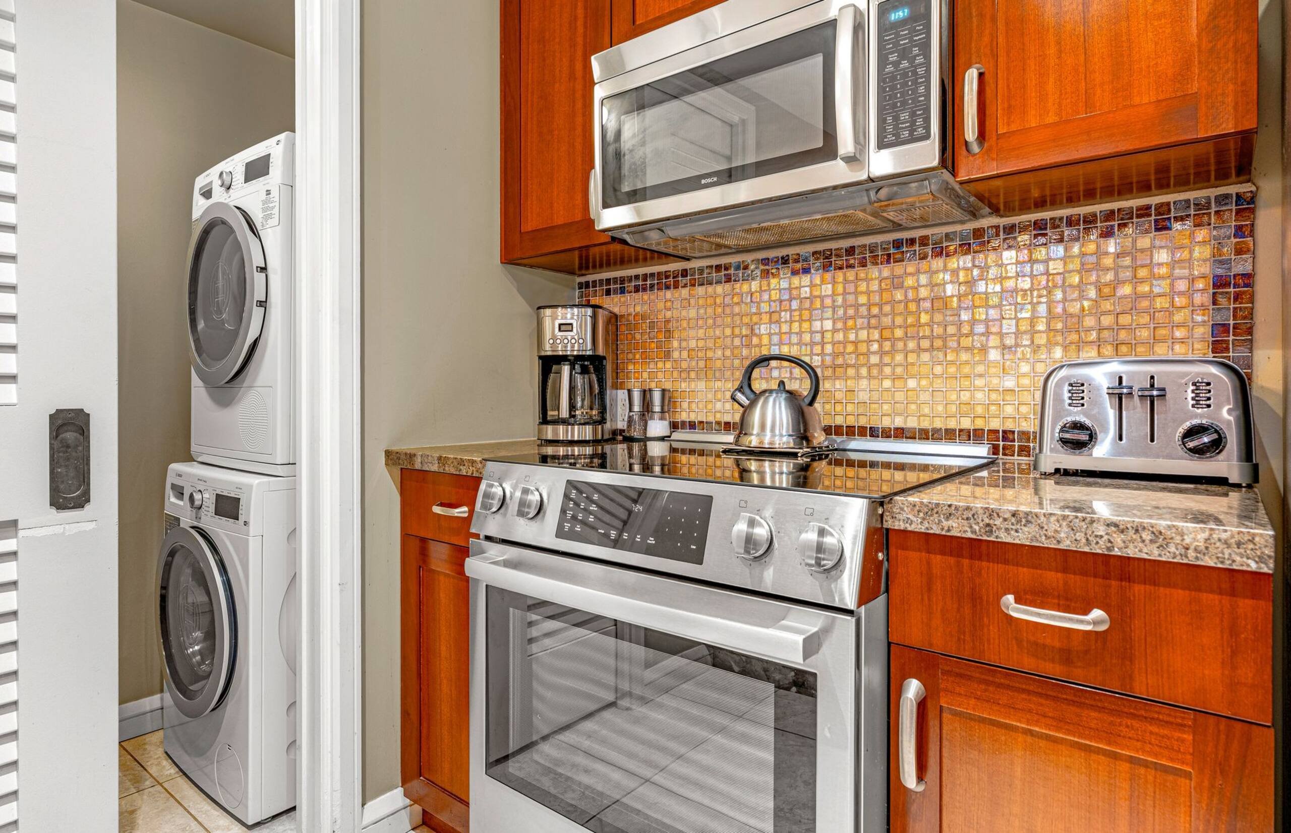 Condo in Lahaina · ★5.0 · 2 bedrooms · 3 beds · 2 baths - Image 28