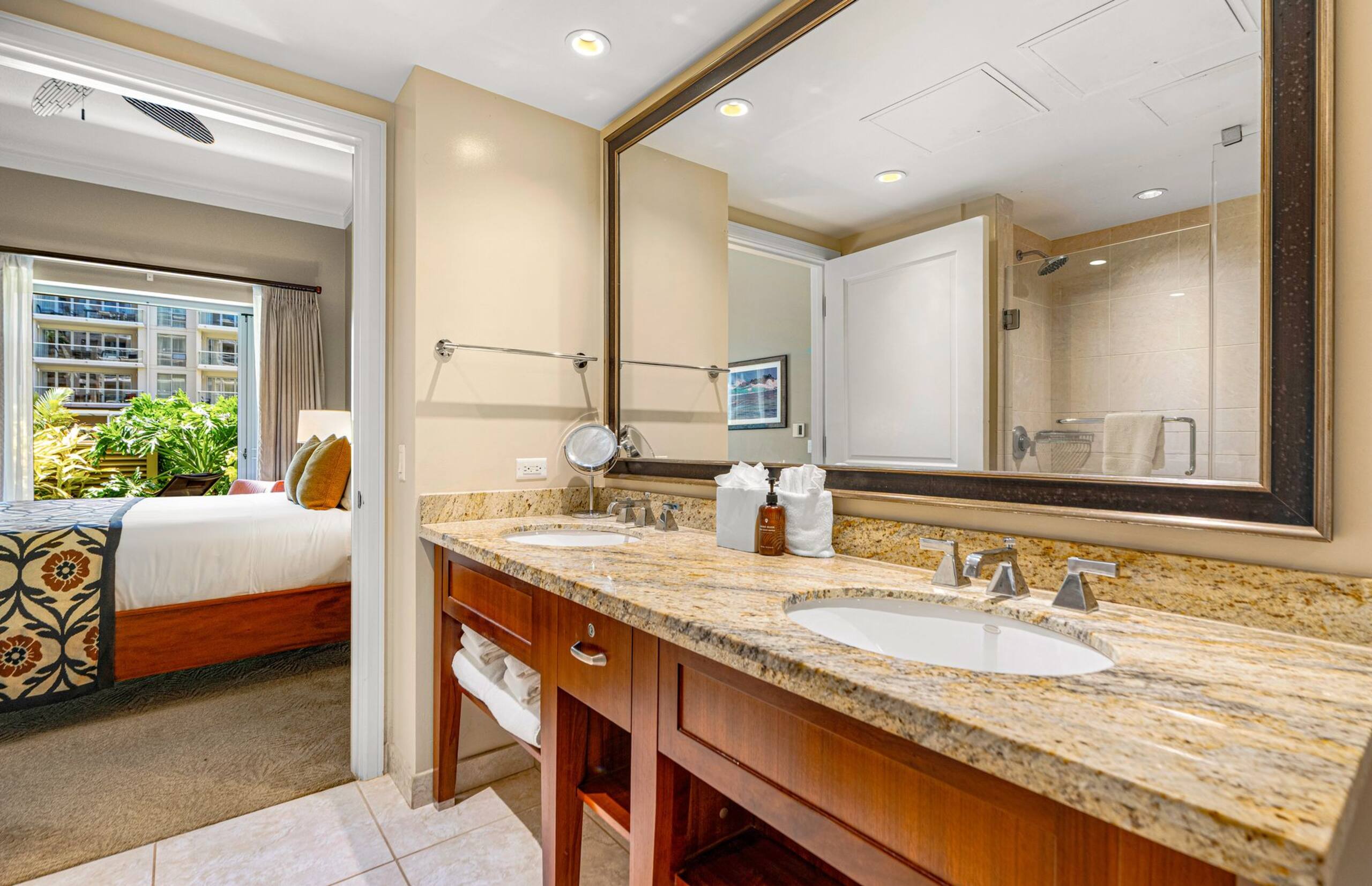 Condo in Lahaina · ★5.0 · 2 bedrooms · 3 beds · 2 baths - Image 20