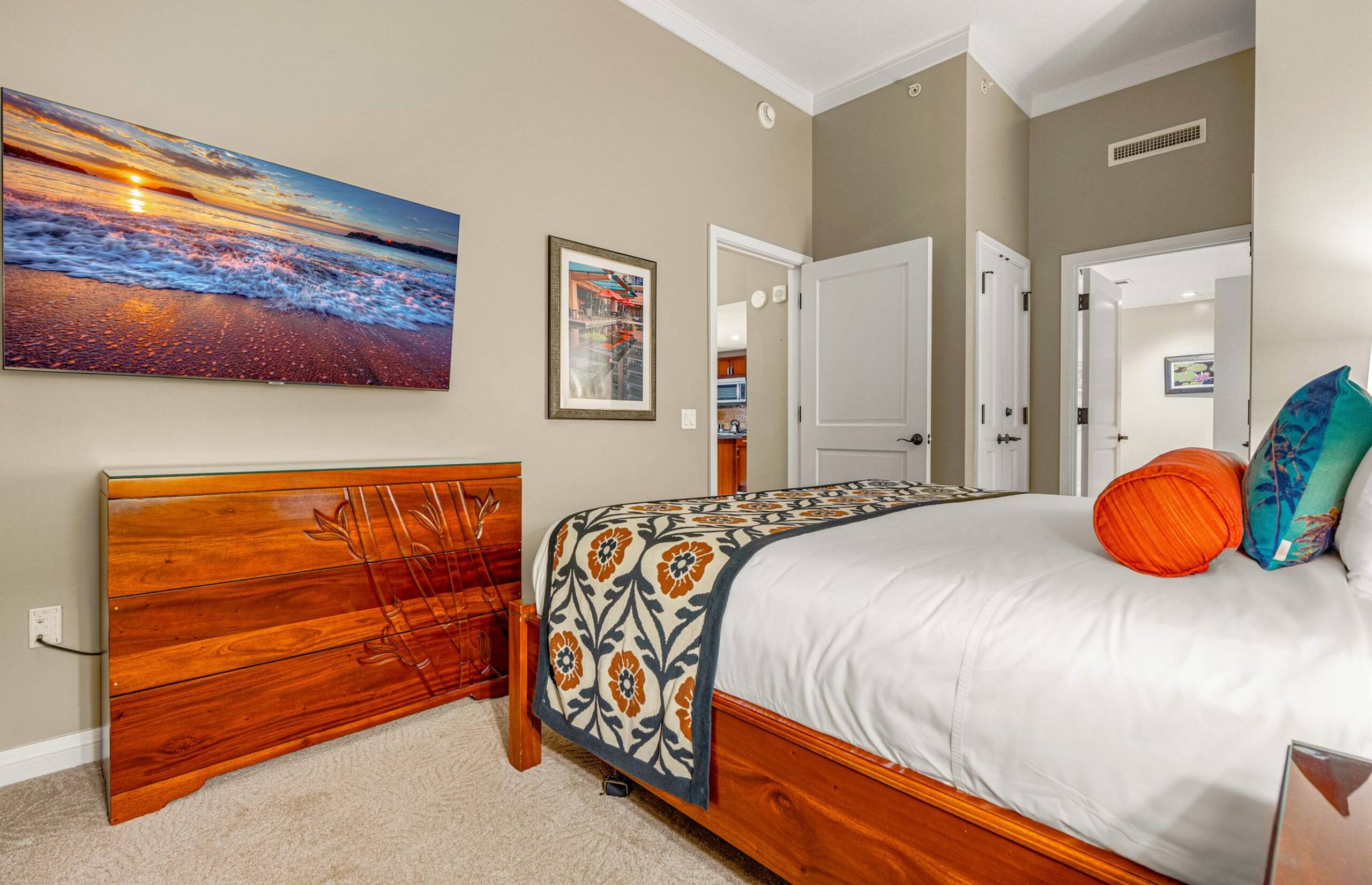 Condo in Lahaina · ★5.0 · 2 bedrooms · 3 beds · 2 baths - Image 25