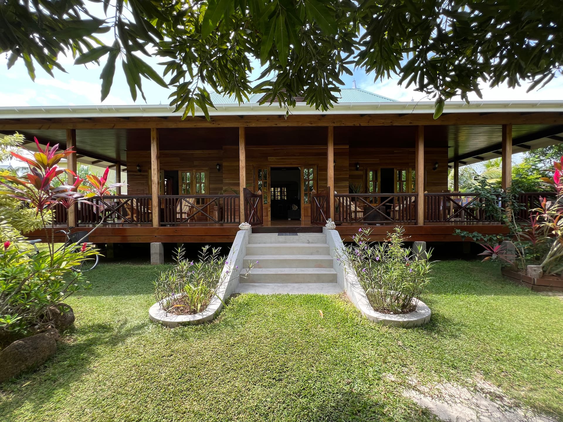 Big Bungalow - Kaz Digwa
