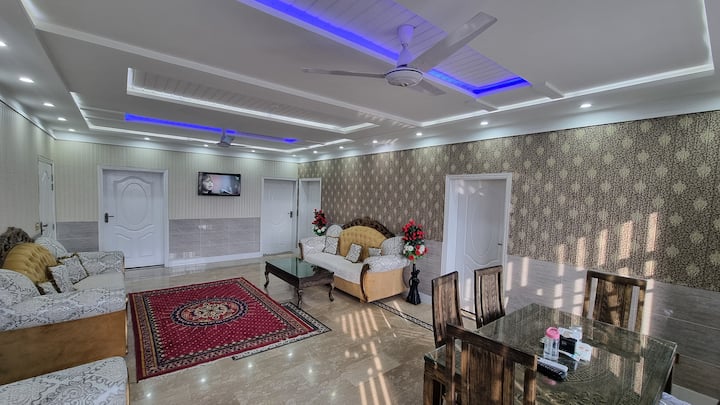 Modern Luxury New-build 4 Bed 1st Floor Apartment - Pakistan