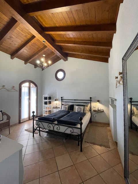 Beautiful apartment with free parking on site.