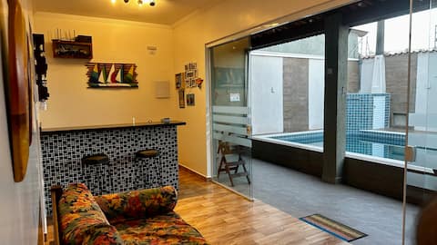 5 min from the beach, heated pool, perfect for families