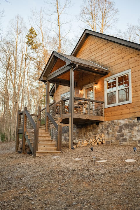 Mountain Cabin •20minBlueRidge •Fireplace•HotTub